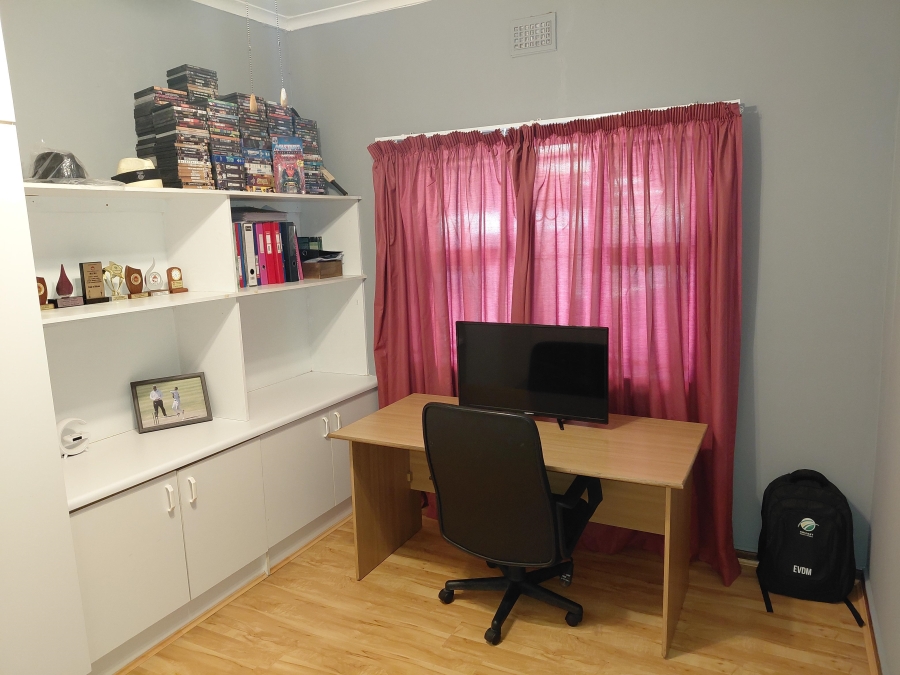 4 Bedroom Property for Sale in Bothasrus Eastern Cape